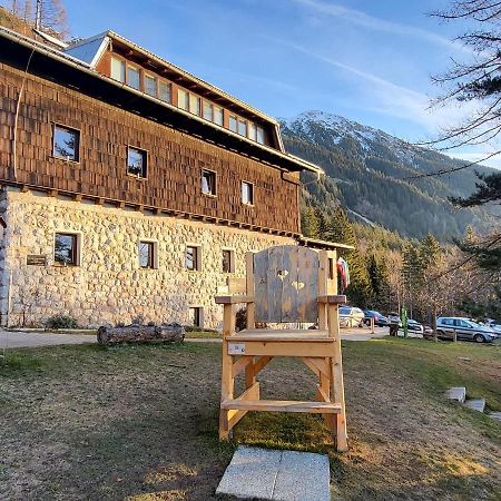 Valvasorjev Dom Pod Stolom Hostel Zirovnica Buitenkant foto
