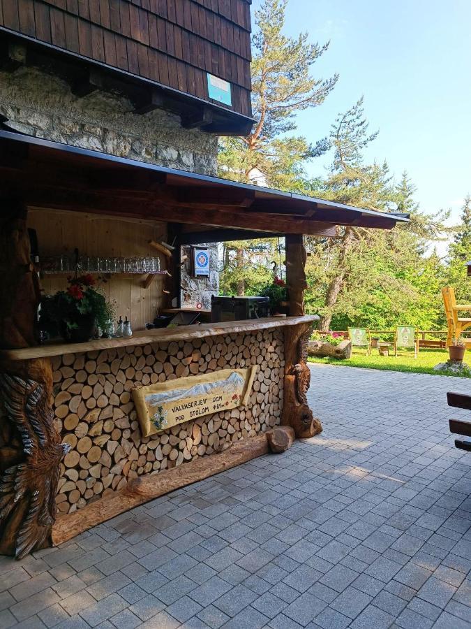 Valvasorjev Dom Pod Stolom Hostel Zirovnica Buitenkant foto